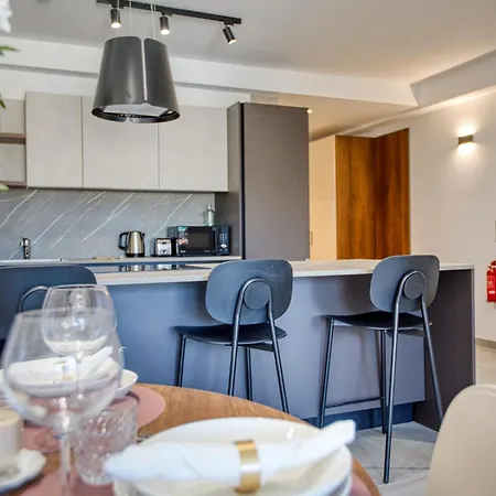 Apartment Stylish 1 Bedroom St Julians Sleeps 4 *
