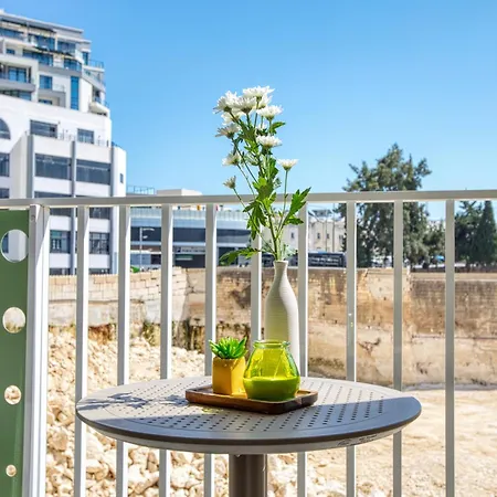 Apartamento Stylish 1 Bedroom St Julians Sleeps 4 *