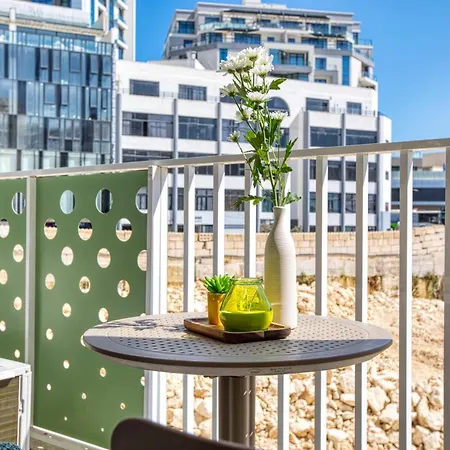 Apartamento Stylish 1 Bedroom St Julians Sleeps 4 *