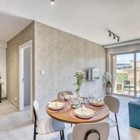 Stylish 1 Bedroom St Julians Sleeps 4 *