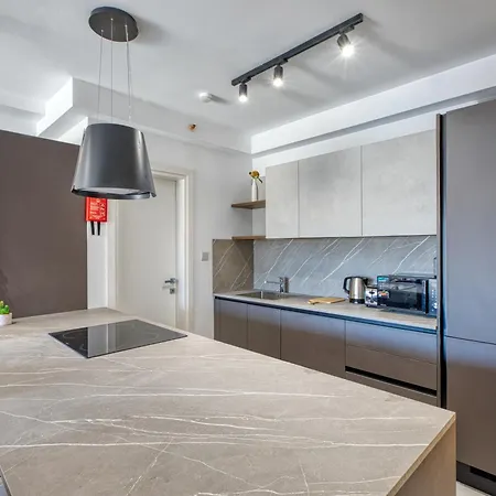 Stylish 1 Bedroom St Julians Sleeps 4 圣保罗湾城